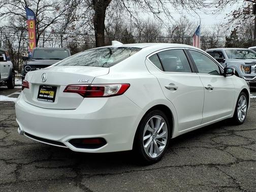 2017 Acura ILX w/Premium Pkg