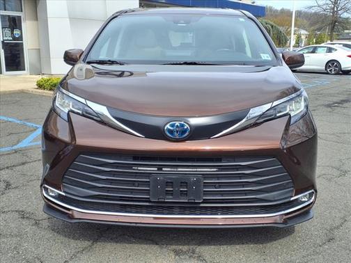 2021 Toyota Sienna XLE