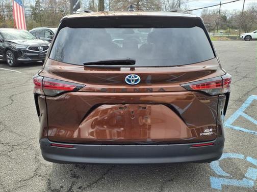 2021 Toyota Sienna XLE