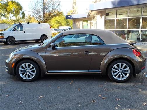 2014 Volkswagen Beetle 2.0L TDI w/Sound/Nav
