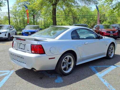 2004 Ford Mustang GT Deluxe