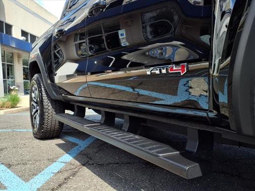 2024 GMC Canyon 4WD AT4