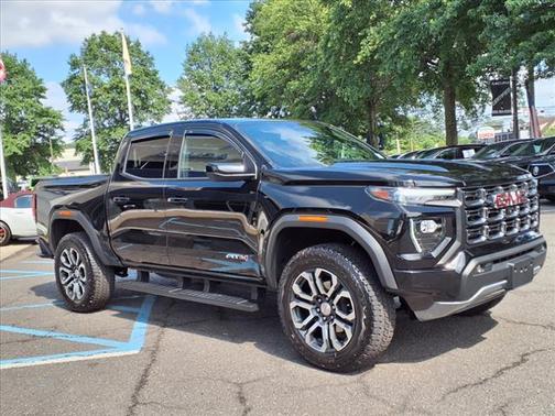 2024 GMC Canyon 4WD AT4