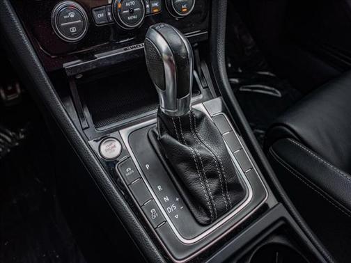 2017 Volkswagen Golf R 4Motion
