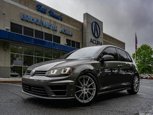 2017 Volkswagen Golf R 4Motion