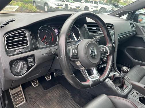 2016 Volkswagen Golf GTI SE w/Performance Pkg