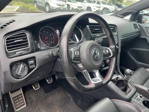2016 Volkswagen Golf GTI SE w/Performance Pkg