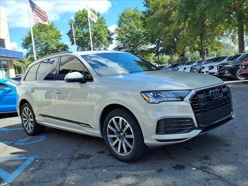 2023 Audi Q7 Premium Plus