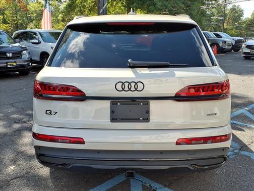 2023 Audi Q7 Premium Plus