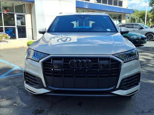 2023 Audi Q7 Premium Plus