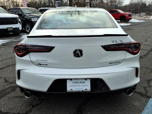 2025 Acura TLX 