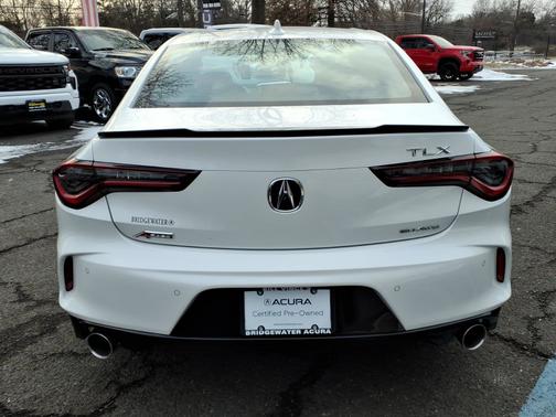 2025 Acura TLX 