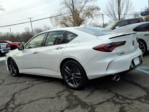 2025 Acura TLX 