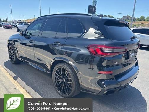 2021 BMW X5 M50i