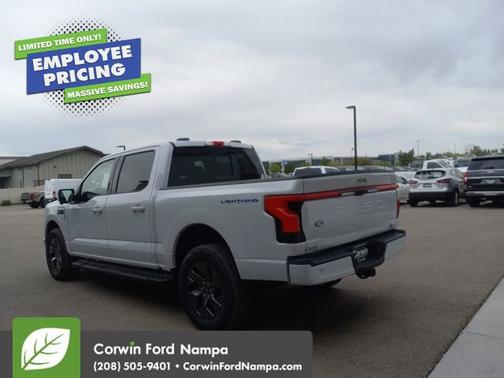 2025 Ford F-150 Lightning LARIAT