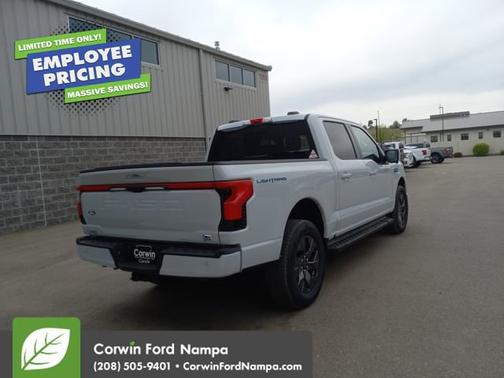 2025 Ford F-150 Lightning LARIAT