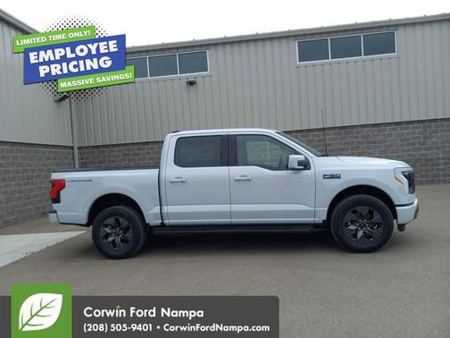 2025 Ford F-150 Lightning LARIAT