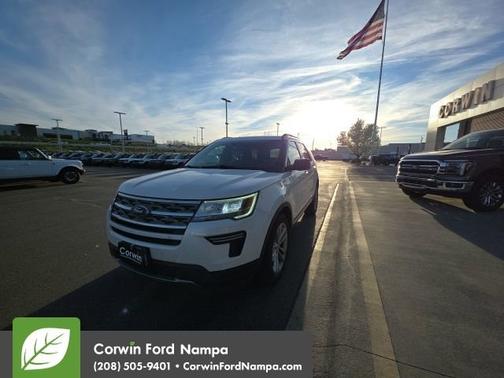 White Platinum 2018 Ford Explorer XLT