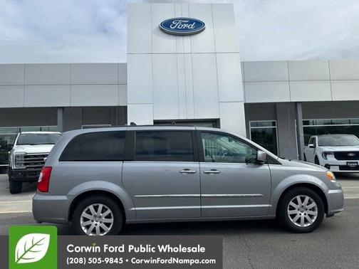2015 Chrysler Town & Country Touring