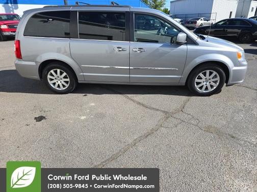 2015 Chrysler Town & Country Touring