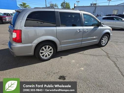 2015 Chrysler Town & Country Touring