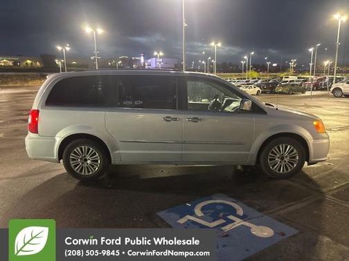 2012 Chrysler Town & Country Limited