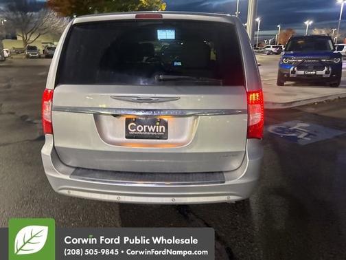2012 Chrysler Town & Country Limited