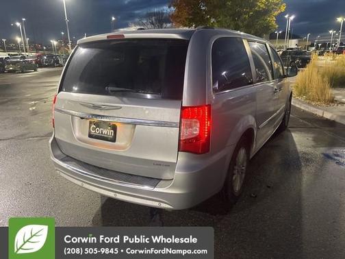 2012 Chrysler Town & Country Limited