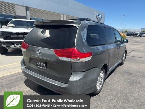 2011 Toyota Sienna XLE