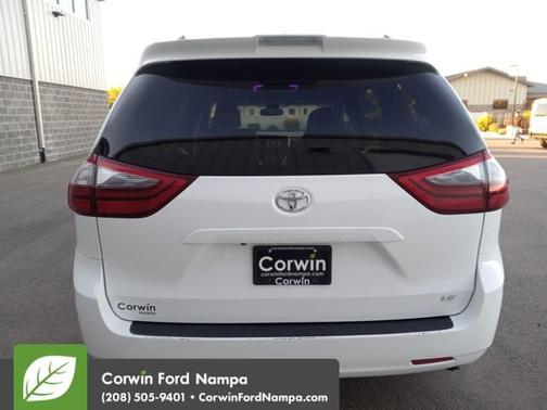 2020 Toyota Sienna LE