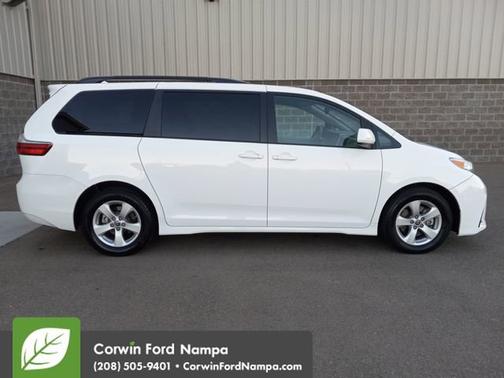 2020 Toyota Sienna LE