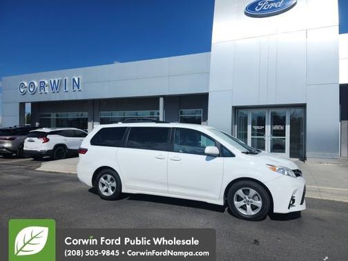 2020 Toyota Sienna LE