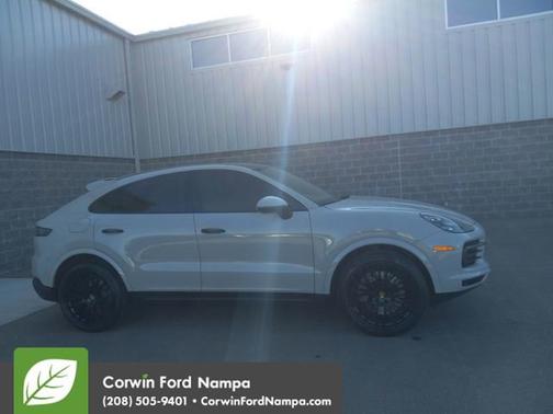 2022 Porsche Cayenne Base