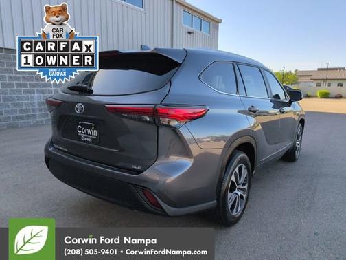 Magnetic Gray Metallic 2023 Toyota Highlander XLE