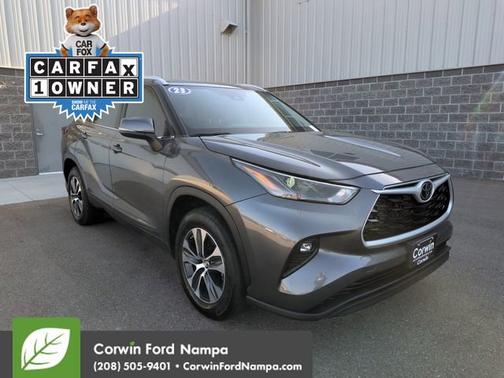 Magnetic Gray Metallic 2023 Toyota Highlander XLE