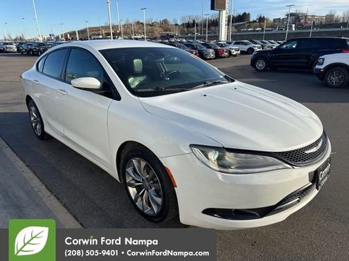 2016 Chrysler 200 S