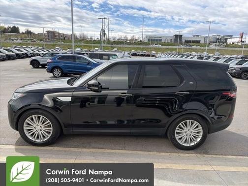Black 2018 Land Rover Discovery HSE LUXURY