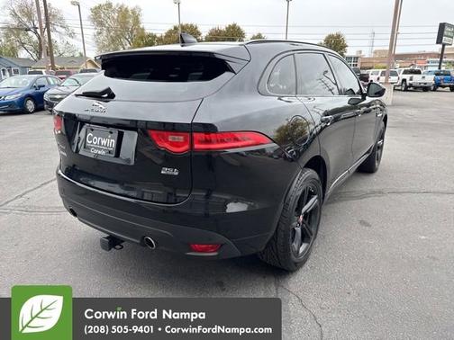 2017 Jaguar F-PACE 35t R-Sport