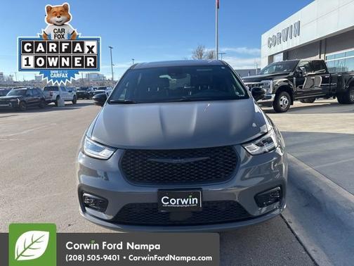 2023 Chrysler Pacifica Hybrid Limited