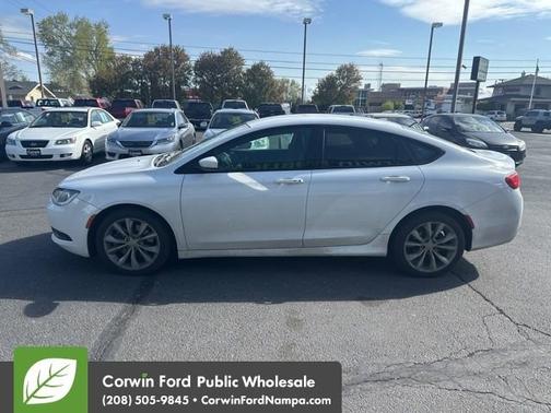 2016 Chrysler 200 S