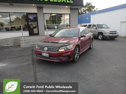 2017 Volkswagen Passat R-Line w/Comfort Pkg