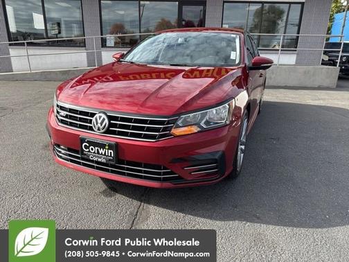 2017 Volkswagen Passat R-Line w/Comfort Pkg