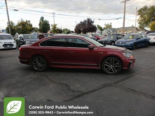 2017 Volkswagen Passat R-Line w/Comfort Pkg