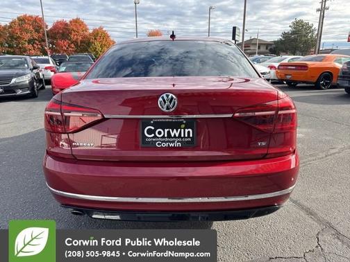 2017 Volkswagen Passat R-Line w/Comfort Pkg
