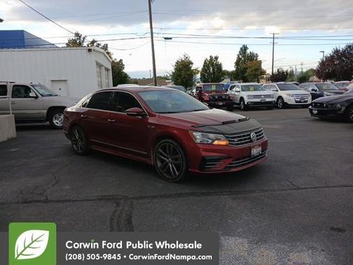 2017 Volkswagen Passat R-Line w/Comfort Pkg