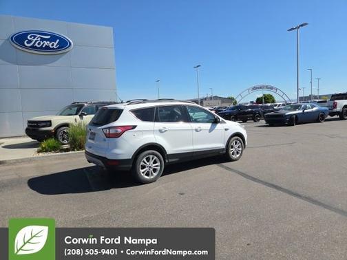 Oxford White 2018 Ford Escape SE