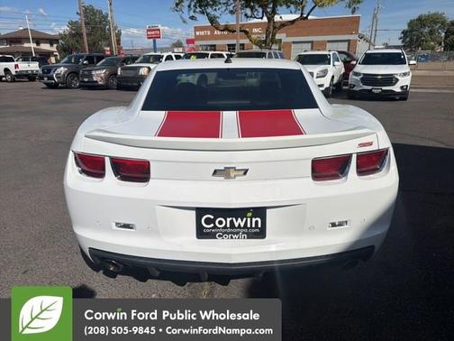 Summit White 2011 Chevrolet Camaro 2SS