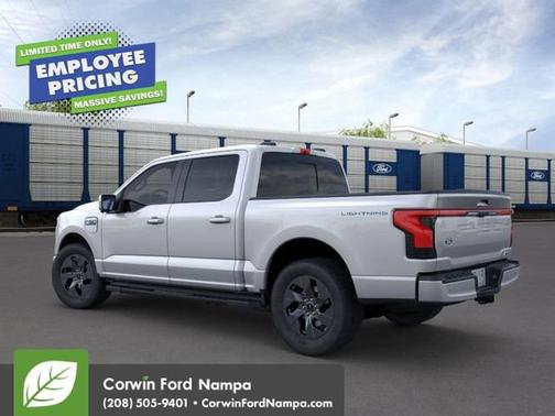 2025 Ford F-150 Lightning LARIAT