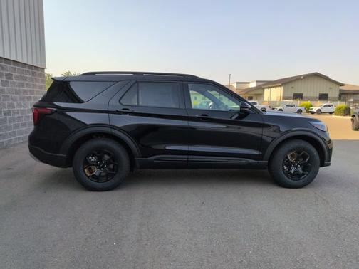 Agate Black Metallic 2026 Ford Explorer Tremor