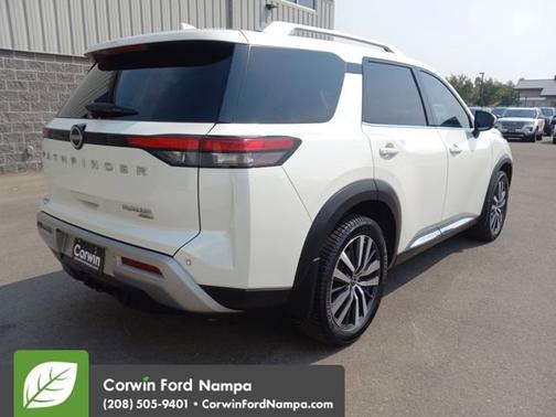 2022 Nissan Pathfinder Platinum